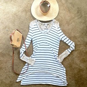 STRIPED LACE TOP